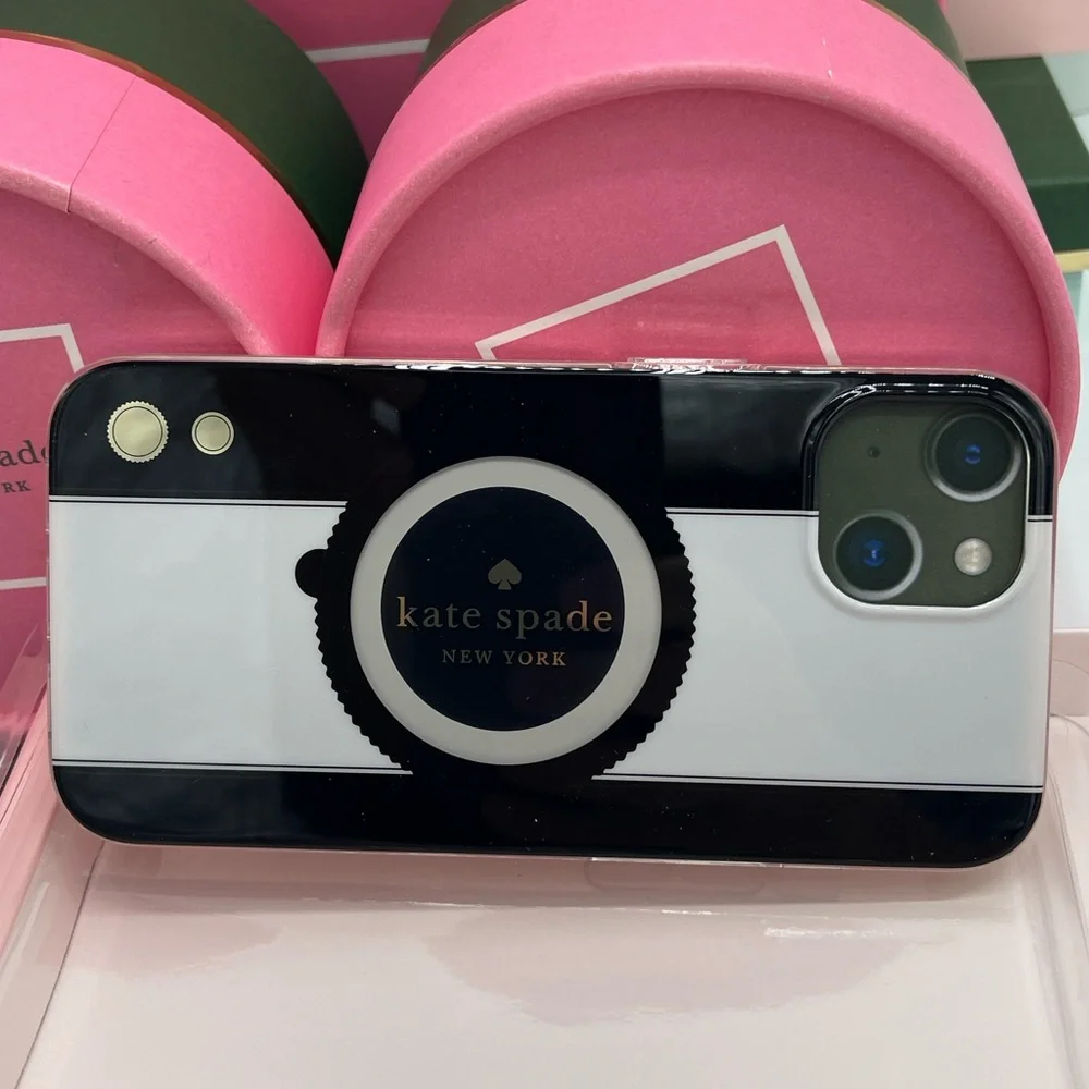 Kate Spade Phone Case for iPhone 13
NWT - Picture 15 of 16